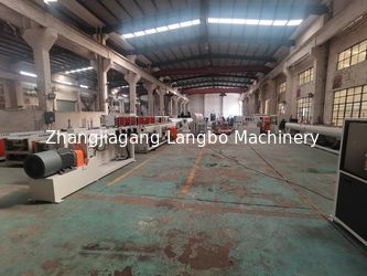 Zhangjiagang Langbo Machinery Co. Ltd. linea di produzione in fabbrica