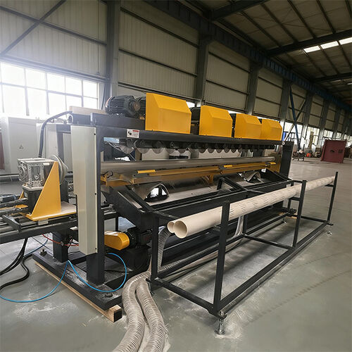 ultimo caso aziendale circa Macchina per scanalatura di tubi in PVC per la produzione di tubi industriali