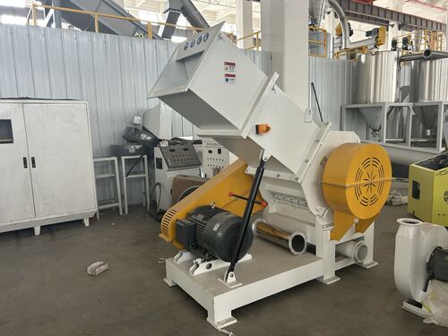 ultimo caso aziendale circa Caso del prodotto: Macchina di triturazione di plastica per cliente di riciclaggio brasiliano