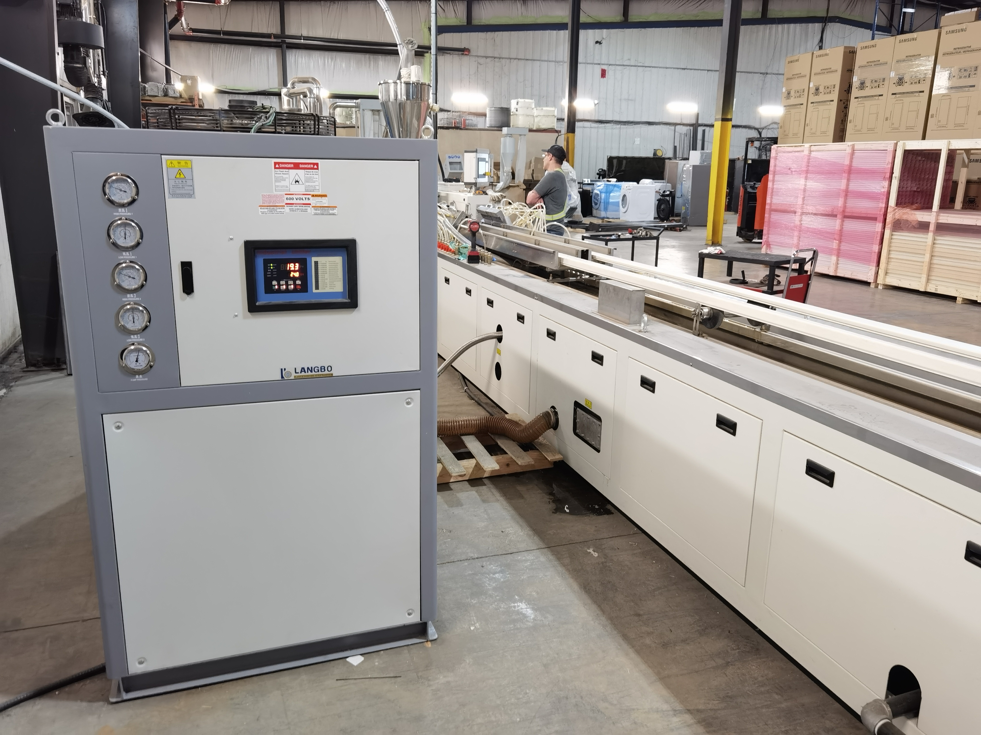 ultimo caso aziendale circa Linea di produzione di profili di cablaggio per distributori di forniture elettriche thailandesi