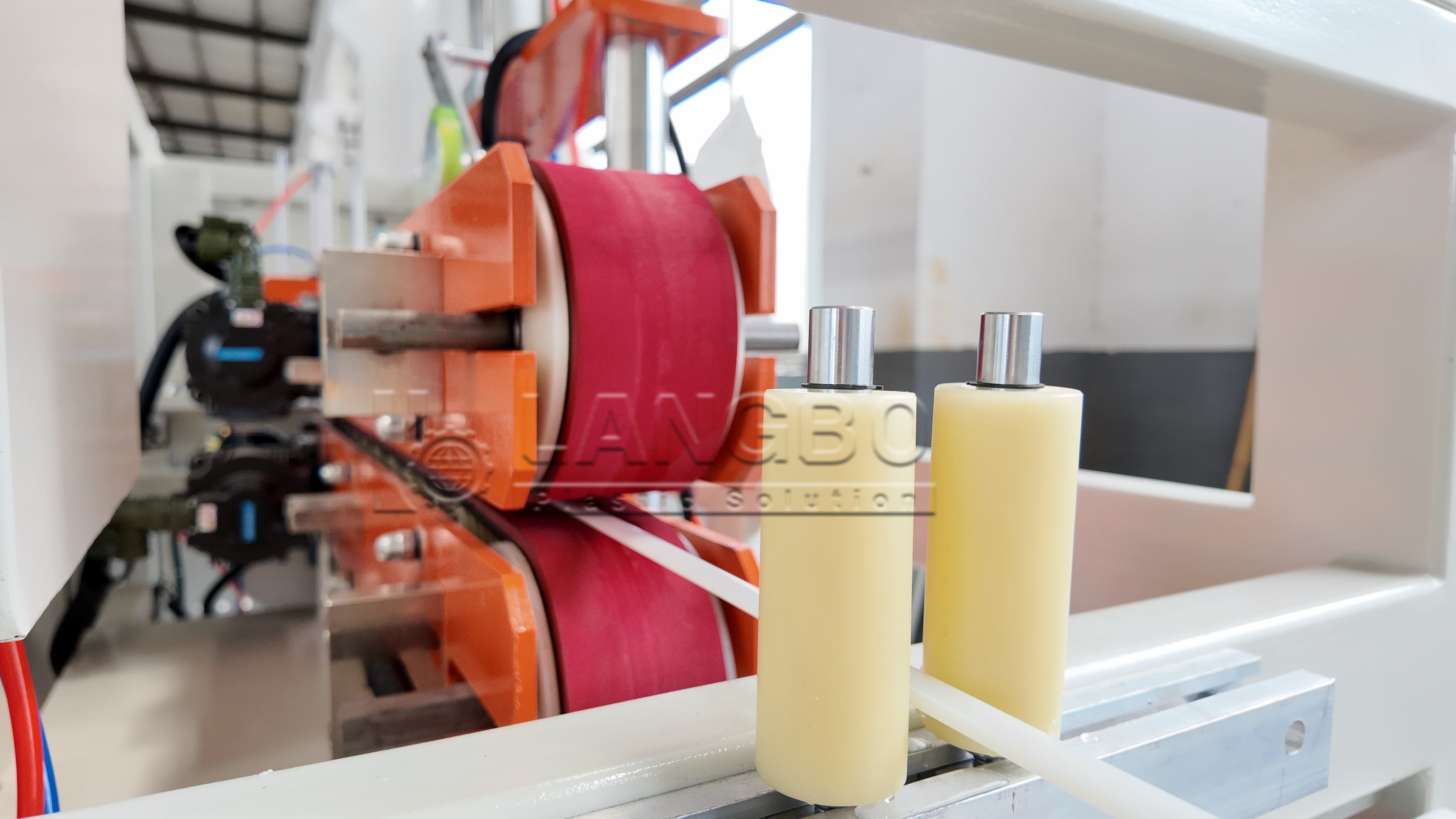 ultimo caso aziendale circa Stable PC Light Tube Manufacturing Achieved with Extrusion Line in Israel LED Industry