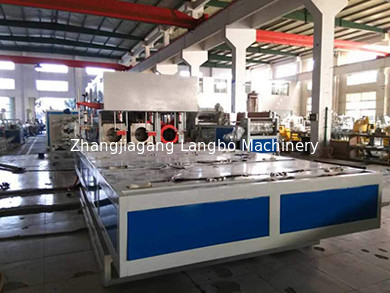 Macchina gemellata conica di fabbricazione del tubo del PVC della vite con la macchina di Belling