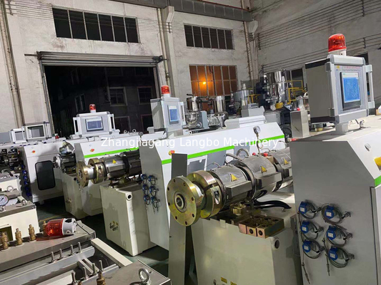 Linea di produzione di tubi in PVC a controllo PLC alta produzione e produttività