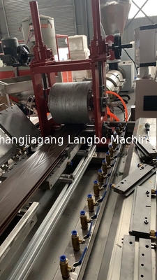 Linea automatica completa dell'estrusione di profilo di WPC con alta forza d'impatto