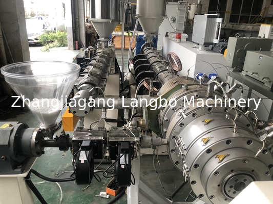 Equipaggiamento per la produzione di tubi di plastica in PE HDPE