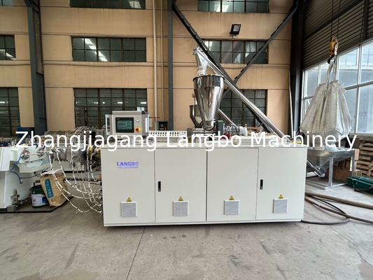 Linea dell'estrusione del tubo del PVC di raffreddamento a aria con il rapporto L/D di 30:1 ed il potere del motore 37KW