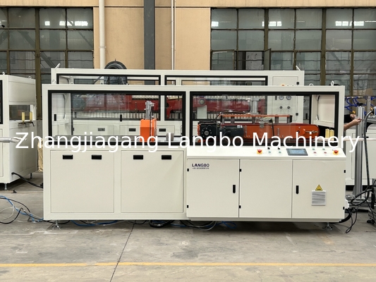 Linea dell'estrusione del tubo del PVC di raffreddamento a aria con il rapporto L/D di 30:1 ed il potere del motore 37KW