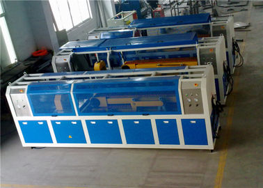Macchina del pannello di parete di velocità WPC del prodotto 350KG/H, linea di produzione di profilo di controllo WPC dello SpA