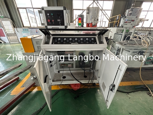 22kw Pvc Baseboard Profile Extrusion Line Twin Screw 8 metri di lunghezza