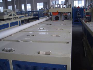 50/63/75/9/110/125/140/160/200/250mm Online completamente automatico due doppio forno di plastica UPVC PVC tubo a campana macchina