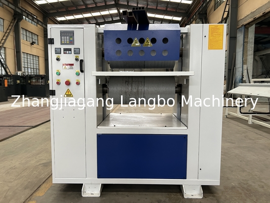 WPC Machine Legno Plastica composito pavimento vuoto pavimento massello pavimento pavimento posteriore di profilo composito Ferrovia linea di produzione di estrusione