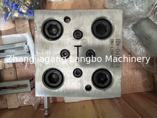 Macchina per la produzione di strisce di etichette in PVC al dettaglio e linea di estrusione per profili con estrusore a doppia vite conico a bordo liscio di larghezza uniforme