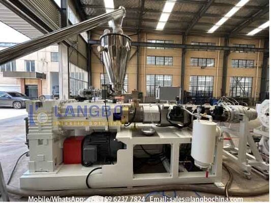 50-200mm PVC-U Pipe Extrusion Line Con 80/156 55kw Gearbox Integrato E Motore