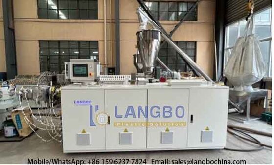 50-200mm PVC-U Pipe Extrusion Line Con 80/156 55kw Gearbox Integrato E Motore