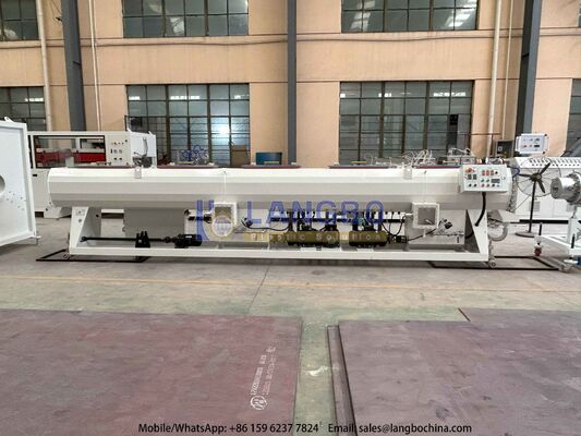 50-200mm PVC-U Pipe Extrusion Line Con 80/156 55kw Gearbox Integrato E Motore