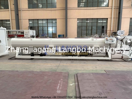50-200mm PVC-U Pipe Extrusion Line Con 80/156 55kw Gearbox Integrato E Motore Siemens