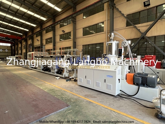 Invertitore ABB utilizzato nella linea di estrusione di tubi in HDPE da 16 a 110 mm con estrusore 65/33