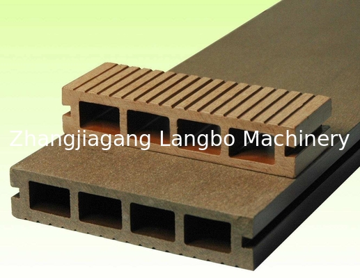 WPC Machine Legno Plastica composito pavimento vuoto pavimento massello pavimento pavimento posteriore di profilo composito Ferrovia linea di produzione di estrusione