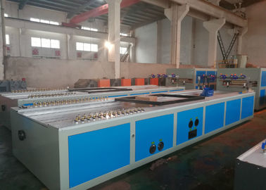 Compatibilità con la muffa a dimensioni multiple PC Profile Board Extruder PC Hollow Sheet Extrusion Making Machine