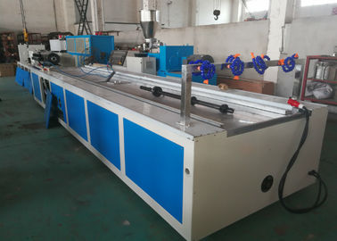 Linea di produzione di plastica di profilo della porta della finestra del PVC per il profilo della porta e della finestra