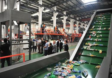 I fiocchi PET il riciclaggio della linea, linea di plastica la durevolezza lunga di lavaggio dell'essiccatore del tubo