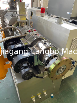 Macchina per estrusore di tubi in PVC ad alta velocità per tubi di approvvigionamento idrico con doppia vite e progetto del barile