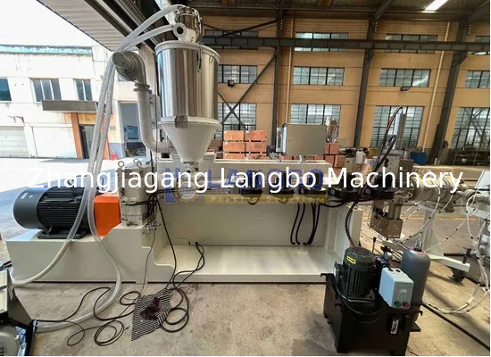Plastico PVC PE liscia rigida flessibile Pipe molle Extruder Making Machine