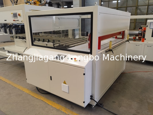 Linea di estrussione del profilo delle finestre in PVC macchina di estrussione 1200 mm linea di produzione di pannelli di soffitto in PVC con macchina di movimentazione automatica