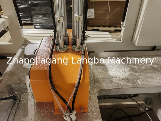 Equipaggiamento per la produzione di tronchi in PVC
