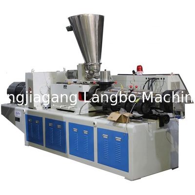 WPC Decking Flooring Post Composite Profile Rail Extrusion Production Line Machine per la fabbricazione di pavimenti