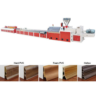 WPC Decking Flooring Post Composite Profile Rail Extrusion Production Line Machine per la fabbricazione di pavimenti