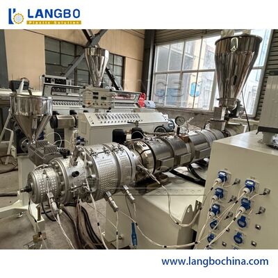 Linea di produzione di tubi in PVC a controllo PLC alta produzione e produttività