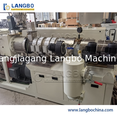 Linea linea dell'estrusione del tubo PVC/di UPVC di produzione di plastica automatica completa del tubo