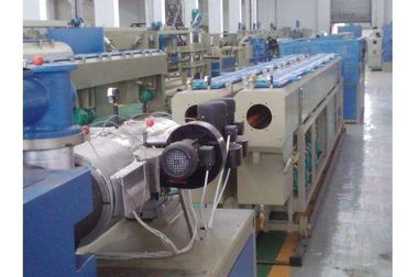 Estrusore a vite gemellato conico automatico pieno, linea di produzione del tubo del PVC con il motore di Siemens