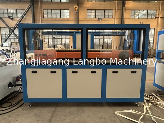 Linea di produzione per estrusione di battiscopa in PVC con base in plastica a doppia vite conica