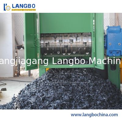 Trituratore automatico per il riciclaggio di rifiuti plastici, frantumatore/trituratore per bottiglie in PET