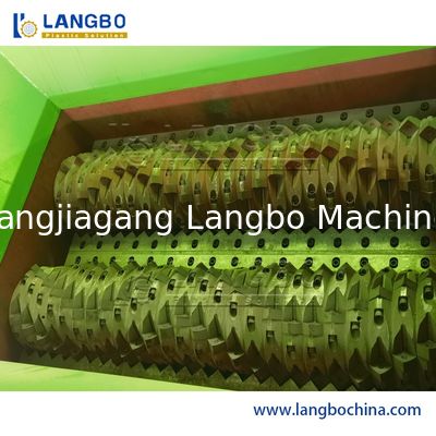 Plastic Crusher Machine for Large Waste Pet Bottle Film PP PE Daily Garbage PVC Pipes ABS PA PS Woven Bags Rubber Materials Volume Reduction Crushing Shredder