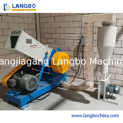 Macchina di triturazione automatica per il riciclaggio della plastica