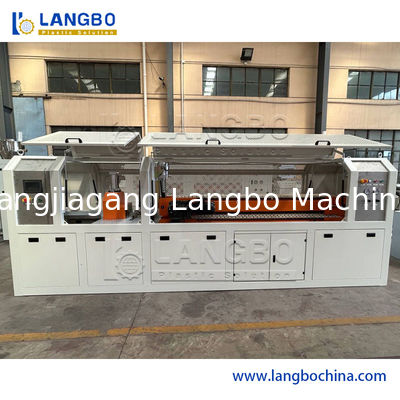 Linea di plastica dell'estrusione di profilo del PVC da 20 m. per la fabbricazione delle mattonelle dell'angolo del soffitto della parete