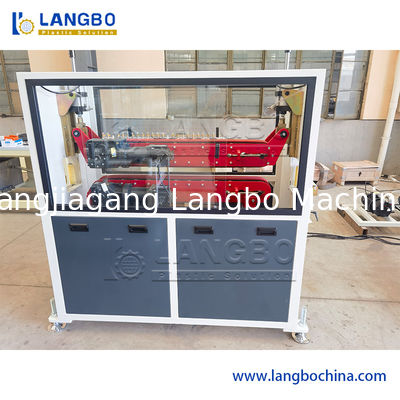 Linea ad alto rendimento capacità dell'estrusione di profilo del PVC di dimensione 250KG/H di profilo di 300MM