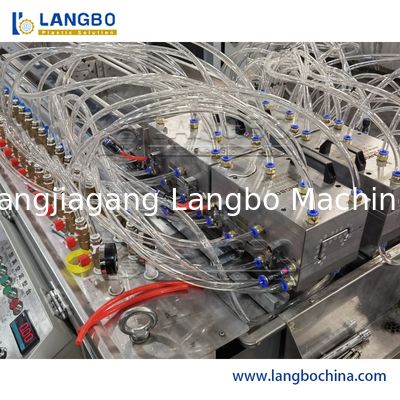 Linea ad alto rendimento capacità dell'estrusione di profilo del PVC di dimensione 250KG/H di profilo di 300MM