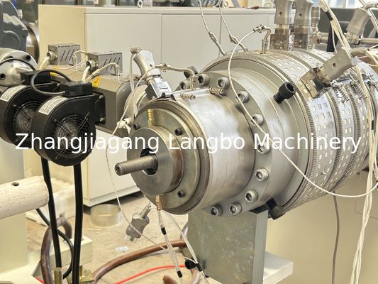 Linea di estrusione di tubi in PVC da 50-200 mm / macchina per la produzione di tubi in PVC / linea di produzione di tubi in PVC