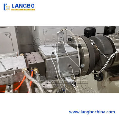 Macchina del pannello di parete di velocità WPC del prodotto 350KG/H, linea di produzione di profilo di controllo WPC dello SpA