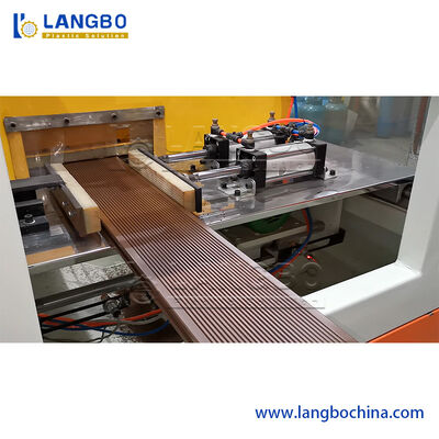 Macchina del pannello di parete di velocità WPC del prodotto 350KG/H, linea di produzione di profilo di controllo WPC dello SpA