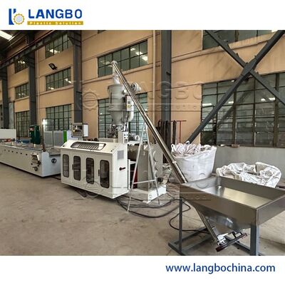 Macchina del pannello di parete di velocità WPC del prodotto 350KG/H, linea di produzione di profilo di controllo WPC dello SpA