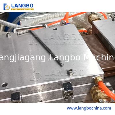 Linea azionata facile popolare consumo di energia dell'estrusione di profilo di WPC basso