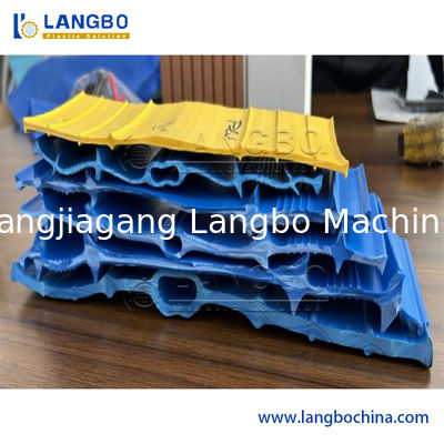 Unità di estrusione per profili in PVC per giunti di tenuta, rapida ed efficiente