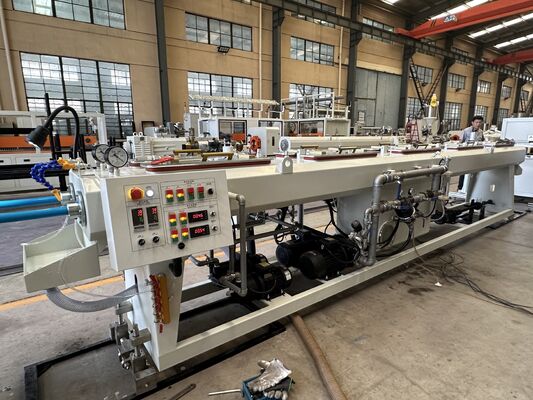 Linea di estrusione di tubi in PVC con touch screen PLC, macchina per la produzione di tubi a doppia vite