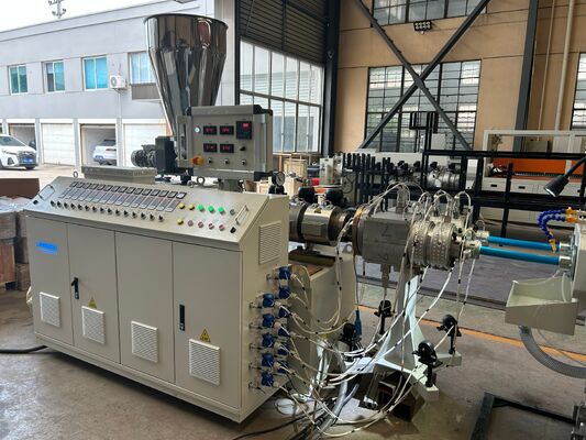 Macchina per estrusione di plastica Attrezzatura per plastica Estrusore per tubi in PVC PP PE Macchina per la produzione di tubi in PVC