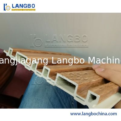 Pannello scanalato in PVC con protezione in materiale ecologico